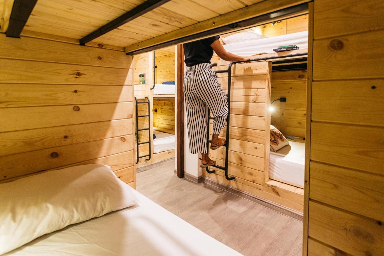 Island Hostels Colombo Exterior photo A capsule hotel in Tokyo